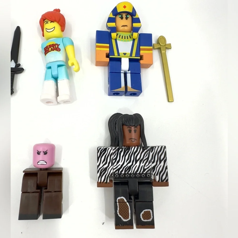 Roblox Mini Figures LOT of 10 With Some Accessories Mixed Bundle